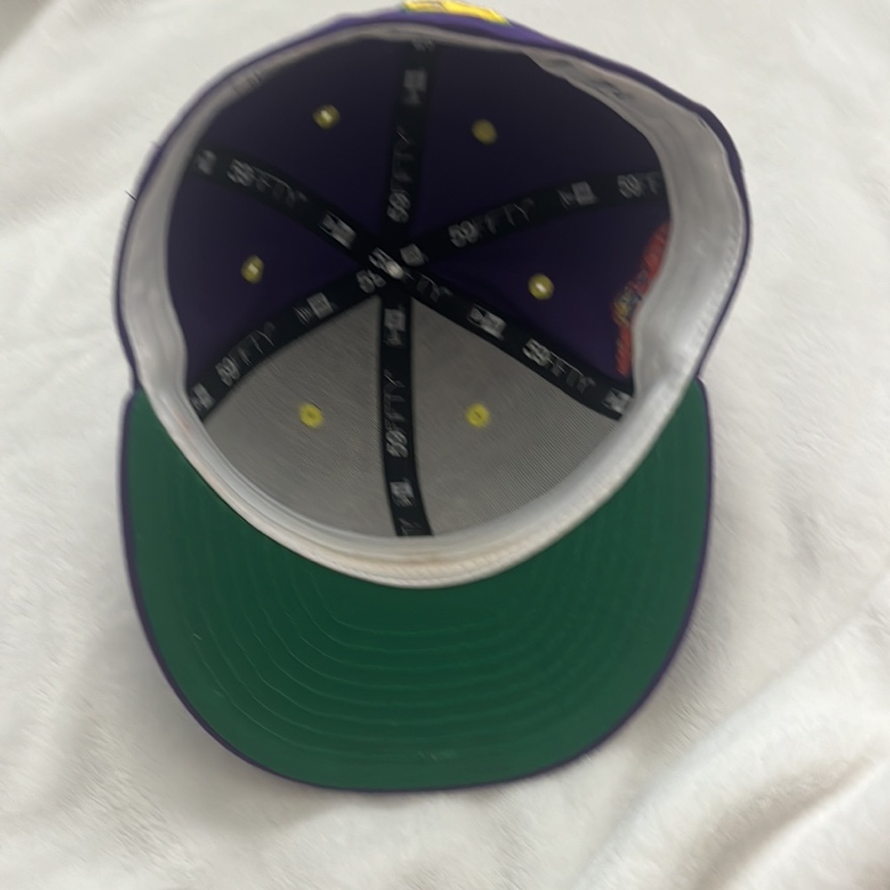 Fitted hat - Picture 5 of 5